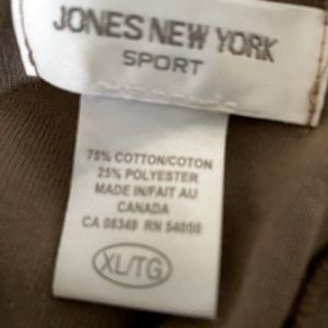 Hoodie and pant velour leisure attire